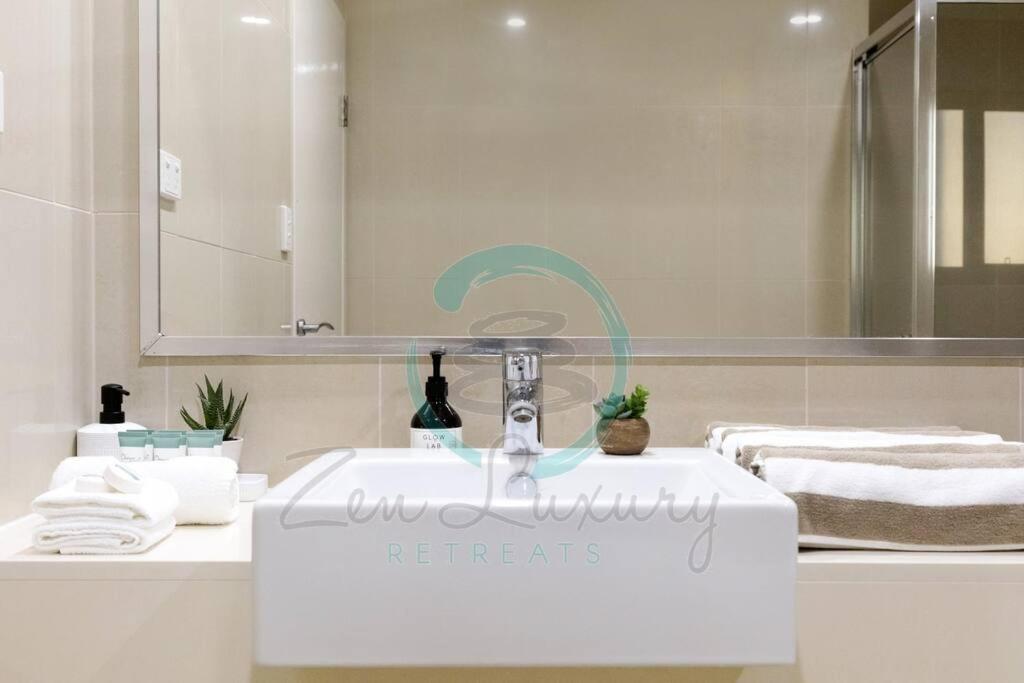 Zen Ocean Charm 3Br Luxury W/Front Apt Pool + Bbq ダーウィン エクステリア 写真